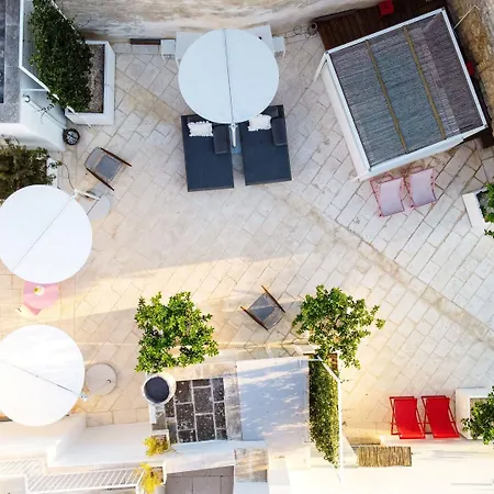 Arya Nobile Dimora בית הארחה קרוביניו